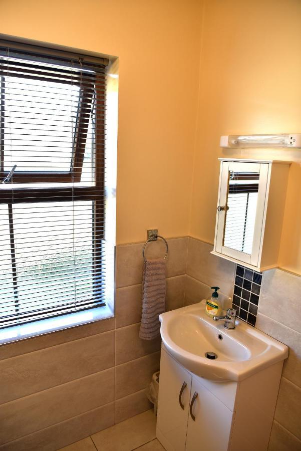 Sea View Apartment Downings Esterno foto